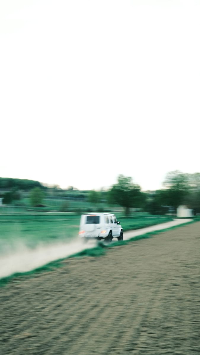 跑车 - SJRIGoKf59s