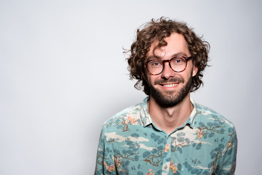 portrait - DItYlc26zVI